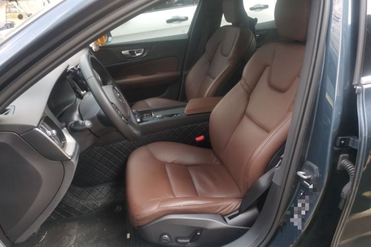 Used Volvo S60 2023 B4 Zhiyi Luxury Edition
