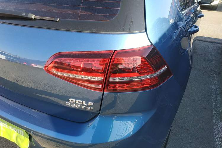 Used Volkswagen Golf 2017 230TSI Automatic Comfort Edition – Celebrating Milestone of One Million Units
