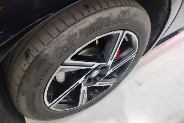 Used  YU7 2025 Ultra-Long Range High-Performance All-Wheel-Drive Max Edition
