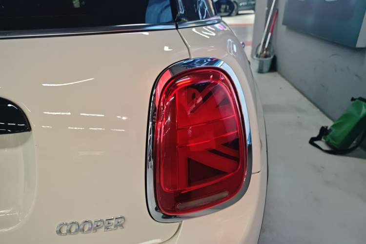 Used  MINI 2018 1.5T COOPER Classic Edition Five-Door Version
