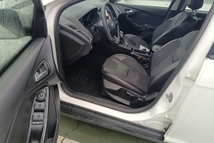 Used Ford Focus 2017 Sedan 1.6L Automatic Fashion Edition Smart Drive Version