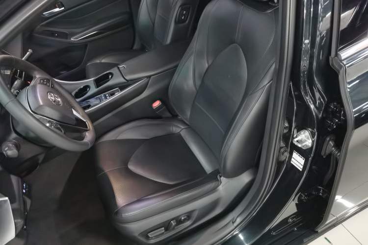 Used Toyota Avalon 2022 Dual-Engine 2.5L Luxury Edition