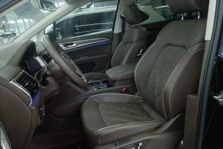 Used Volkswagen Viloran 2020 380TSI Prestige Edition
