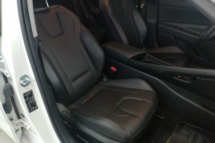 Used Hyundai Elantra 2023 1.5L CVT LUX Prestige Edition