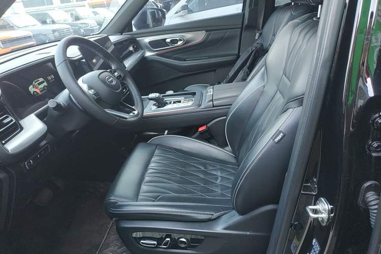 Used GAC Trumpchi GS8 2022 Linghang Series 2.0 TGDI Two-Wheel-Drive Luxury Smart Connectivity Version (7 Seats)