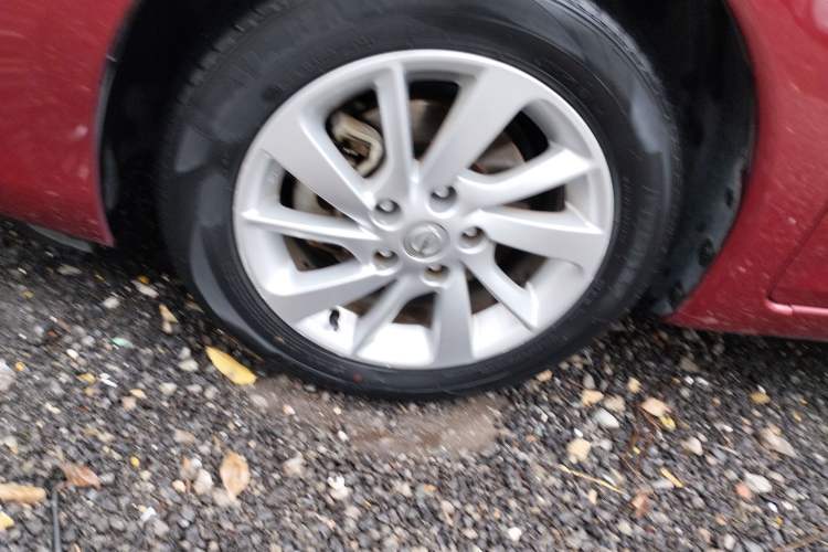 Used Nissan Tiida 2016 1.6L CVT Cool Dynamic Edition
