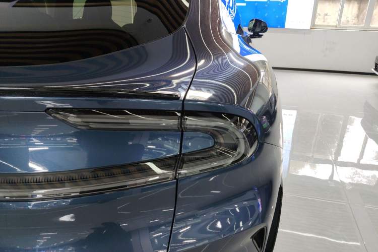 Used  YU7 2025 Ultra-Long Range High-Performance All-Wheel-Drive Max Edition
