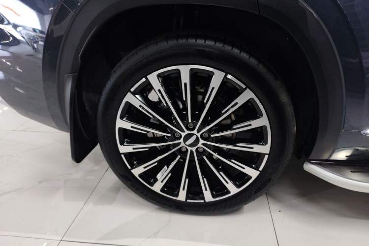 Used Geely Auto Monjaro L 2025 Dongfang Yao 2.0TD Automatic Lanxing Edition
