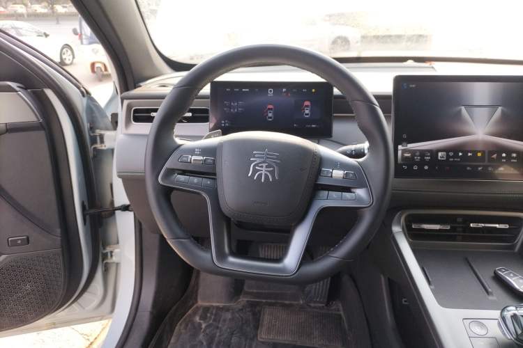Used BYD Qin PLUS 2025 DM-i Smart Drive 55KM Beyond Model
