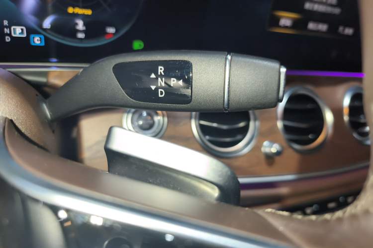 Used Mercedes-Benz E-Class 2023 Facelift E 260 L
