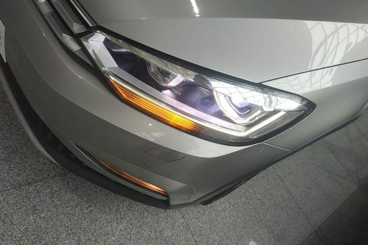 Used Volkswagen Touran 2018 Volkswagen Touran L 280TSI DSG Boundary Edition 7 Seats China VI Standard