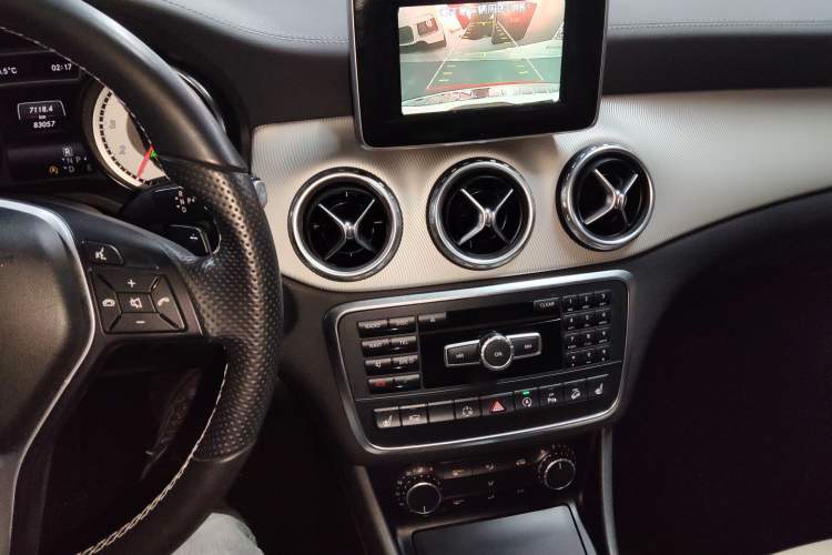 Used Mercedes-Benz GLA 2015 GLA 220 4MATIC Luxury Model
