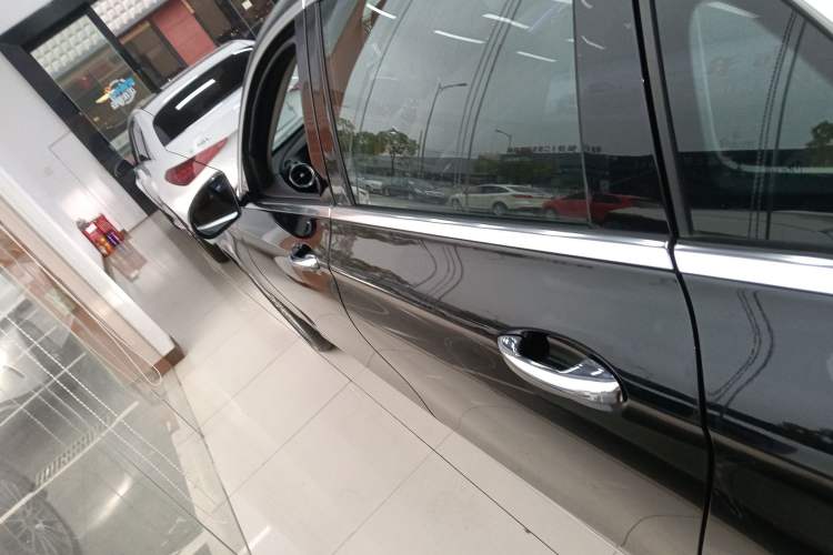 Used Mercedes-Benz E-Class 2023 E 260 L
