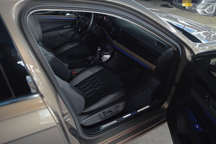 Used Volkswagen Passat 2020 330TSI Luxury Edition China VI