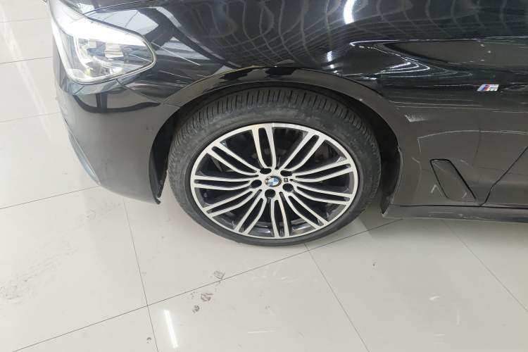 Used BMW 5 Series 2018 Restyled 530Li Leading Edition M Sport Package
