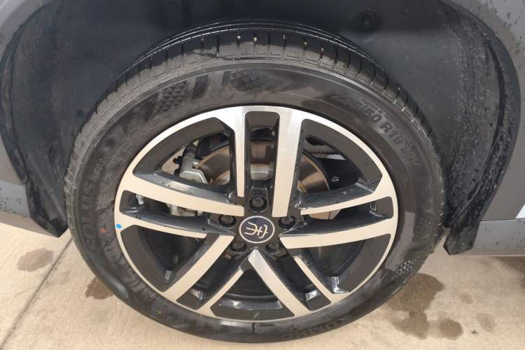 Used BYD Song L DM-i 2024 112 km Leading Edition
