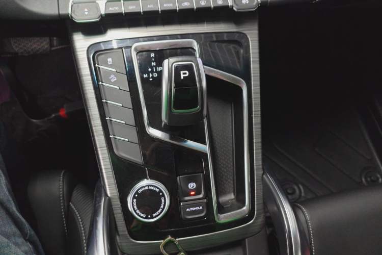 Used Geely Auto Emgrand X7 Sport 2021 1.8TD DCT Two-Wheel Drive Asian Games Edition
