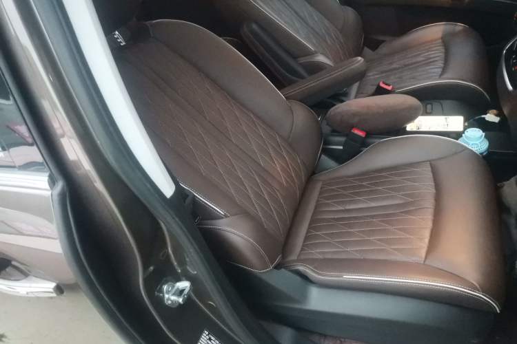 Used Buick GL8 2023 Land Executive Class 652T Luxury Model
