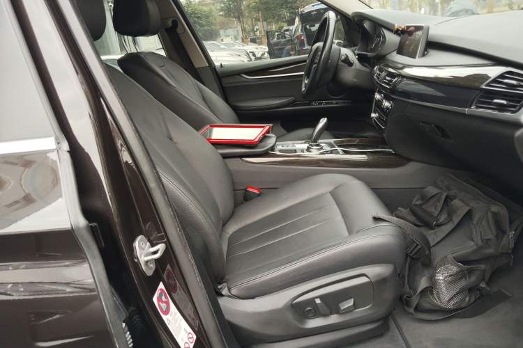 Used BMW X5 2014 xDrive35i Luxury Model
