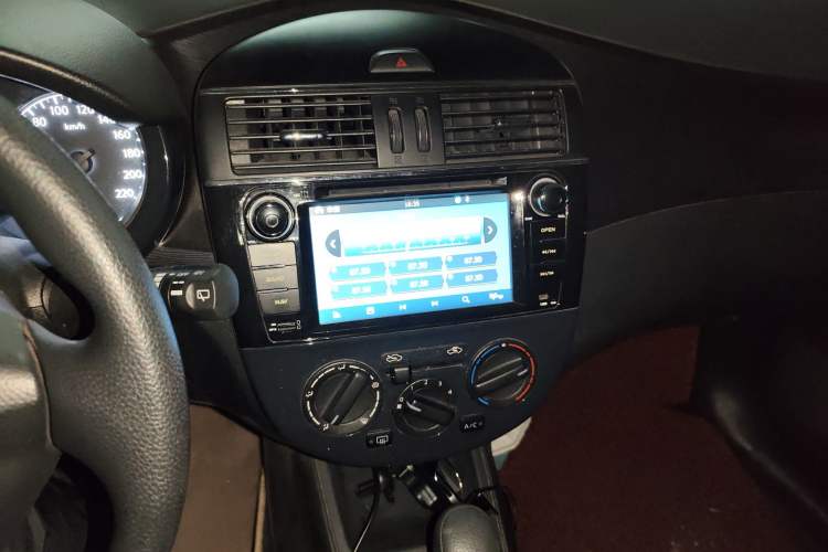 Used Nissan Tiida 2014 1.6L CVT Comfort Model