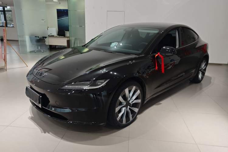 Used Tesla Model 3 2023 Long-Range All-Wheel-Drive Version