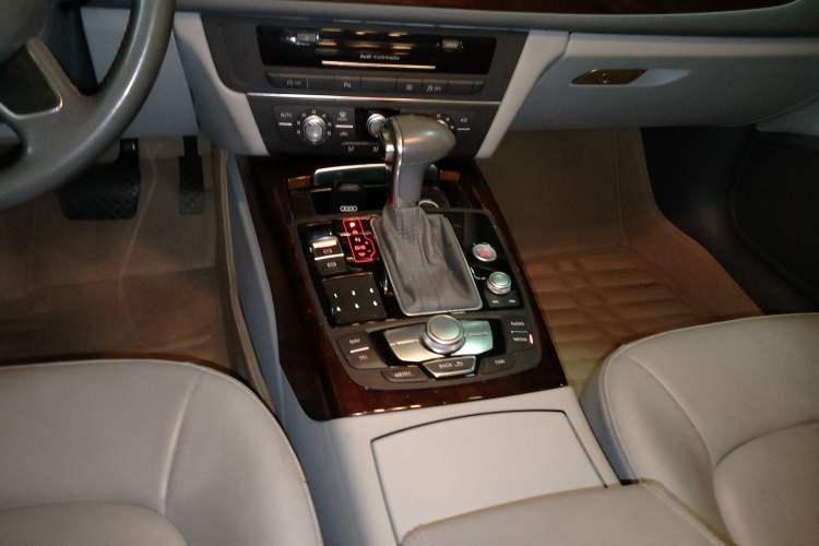 Used Audi A6L 2014 30 FSI Technology Model
