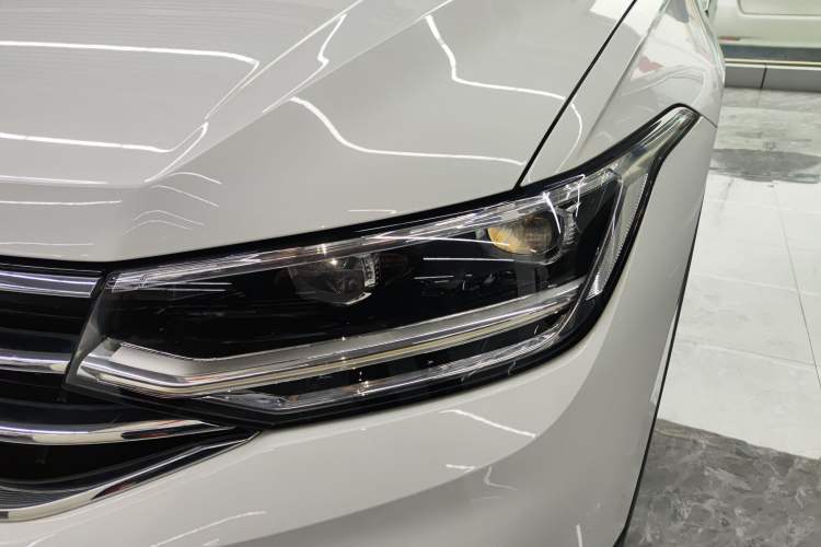 Used Volkswagen Tiguan L 2023 300TSI Automatic Two-Wheel Drive Smart Edition
