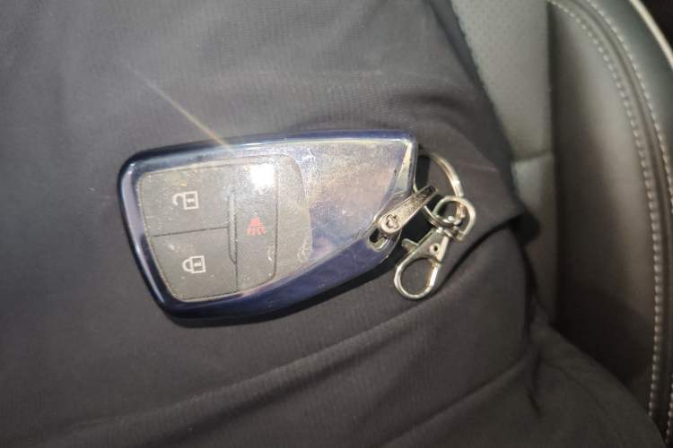 Used Buick Envision 2022 Encore S 552T Two-Wheel-Drive Luxury Model
