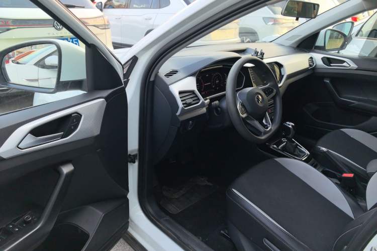 Used Volkswagen Tacqua 2021 200TSI DSG JoyConnect Edition
