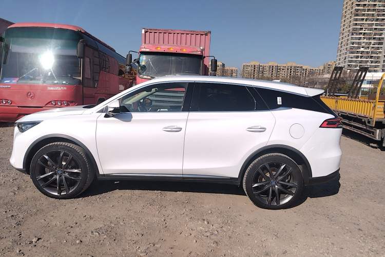 Used BYD Tang New Energy 2018 DM 2.0T All-Wheel Drive Smart Connectivity Luxury Model 7 Seats China V Emission Standard