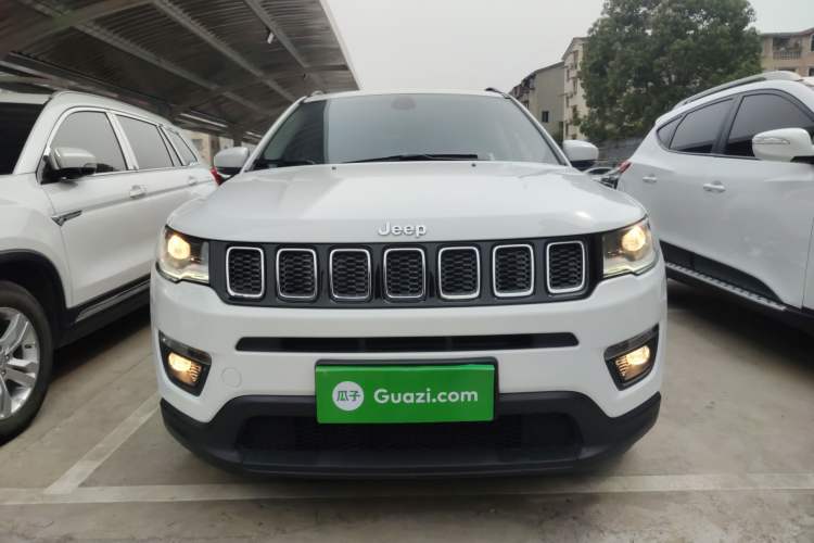 Used  Compass 2019 200TS Automatic Premium - Connected Large Screen Version

