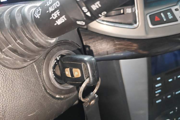 Used Chevrolet Captiva 2014 2.4L 4x4 Flagship Edition 7 Seats
