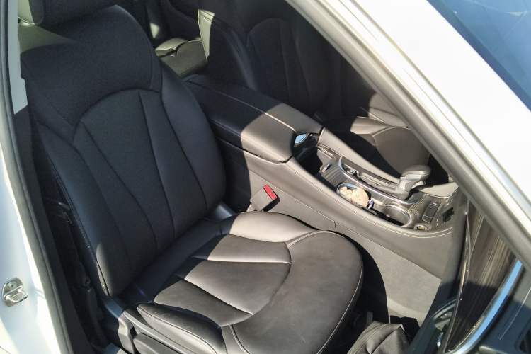 Used Buick Envision 2018 20T Two-Wheel-Drive Elite Model
