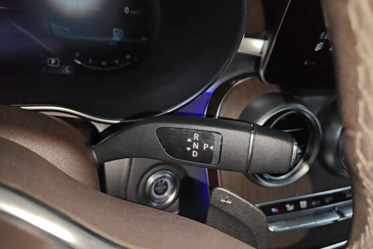 Used Mercedes-Benz GLC 2020 Facelift GLC 260 L 4MATIC Luxury Edition
