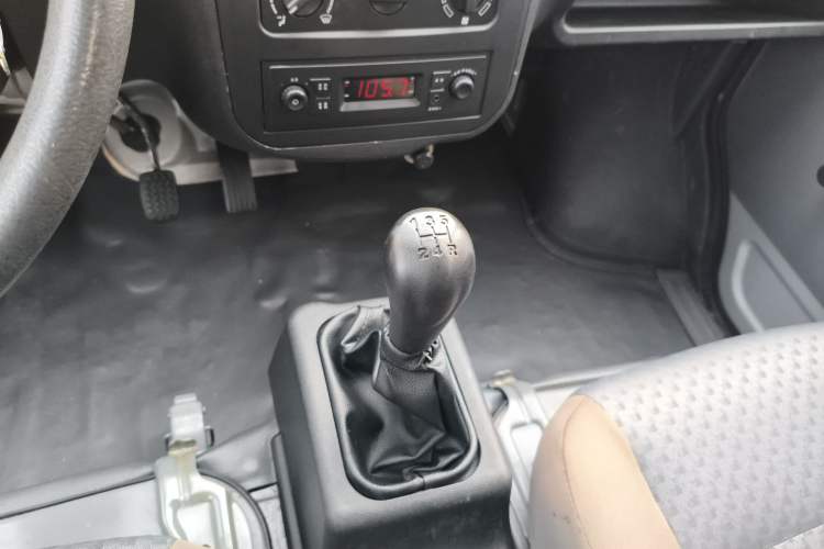 Used Wuling Zhiguang 2020 1.2L Van Utility Model China VI Emission Standard 5-Seater LSI