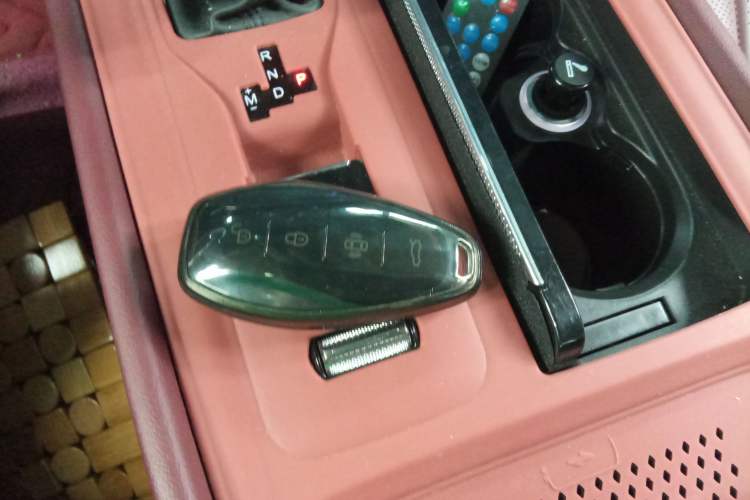 Used Hongqi H5 2023 2.0T Automatic Smart Connect Flagship Edition
