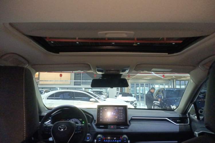 Used Toyota RAV4 2022 2.0L CVT Two-Wheel Drive Fashion Plus Edition
