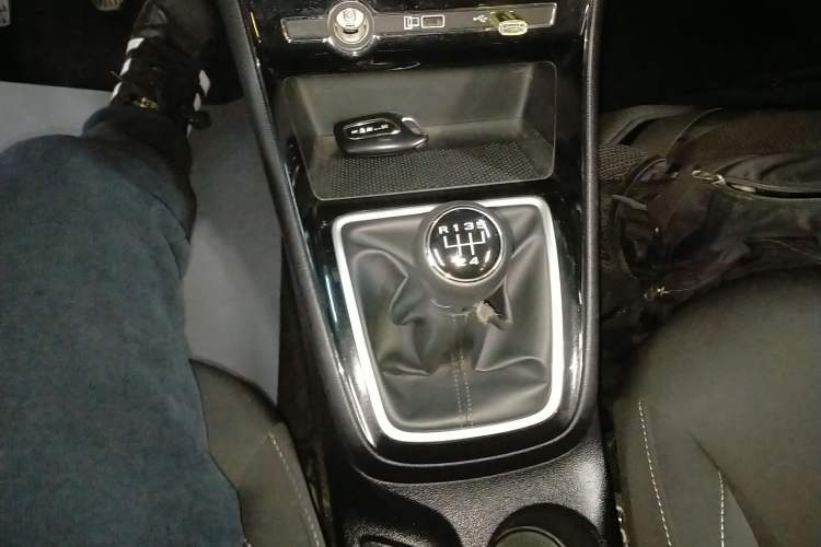 Used Roewe i5 2020 1.5L Manual 4G Connect Luxury Edition