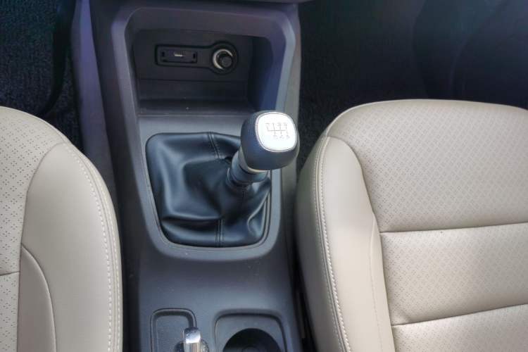 Used Wuling Hongguang 2019 1.5L S Comfort Edition China VI LAR
