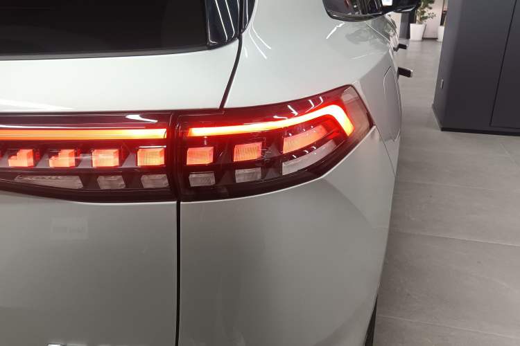 Used  eπ008 2025 210 Ultra Range-Extended Version 5 Seats