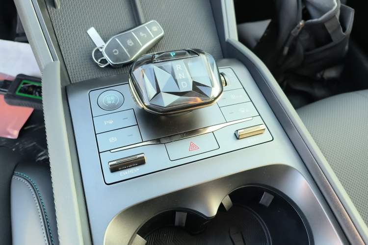 Used BYD Qin L 2025 DM-i Smart Drive 80KM Leading Model
