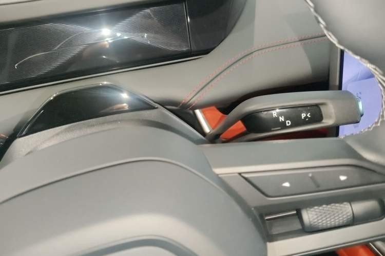 Used  SU7 2024 Rear-Drive Ultra-Long Range Advanced Pro-Level Intelligent Driving Version
