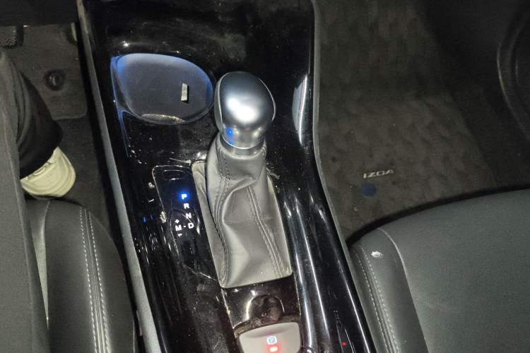 Used Toyota IZOA 2018 2.0L Yichi Edition China V Standard