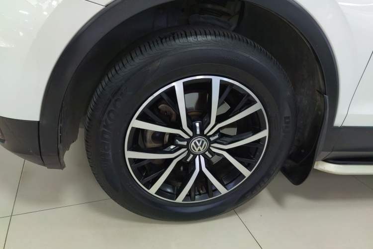 Used Volkswagen Tiguan L 2017 330TSI Automatic Two-Wheel Drive Luxury Edition
