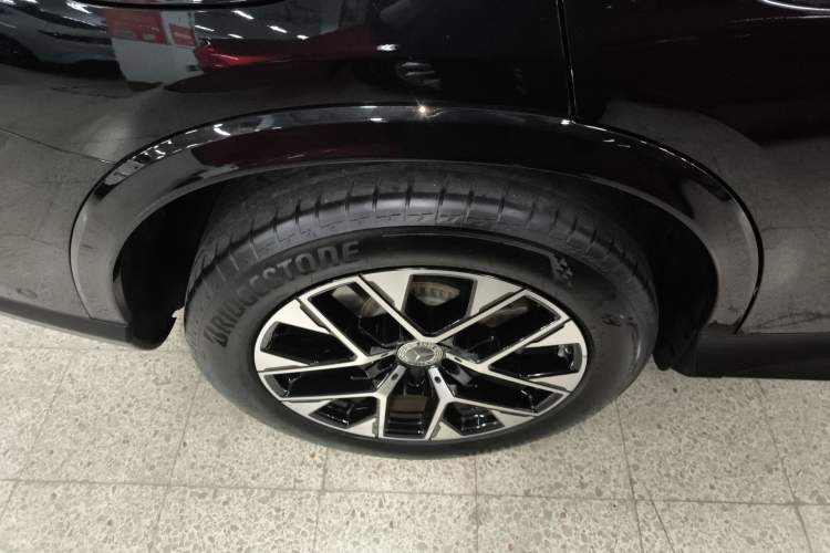 Used Mercedes-Benz GLC 2024 GLC 260 L 4MATIC Luxury Model 5 Seats