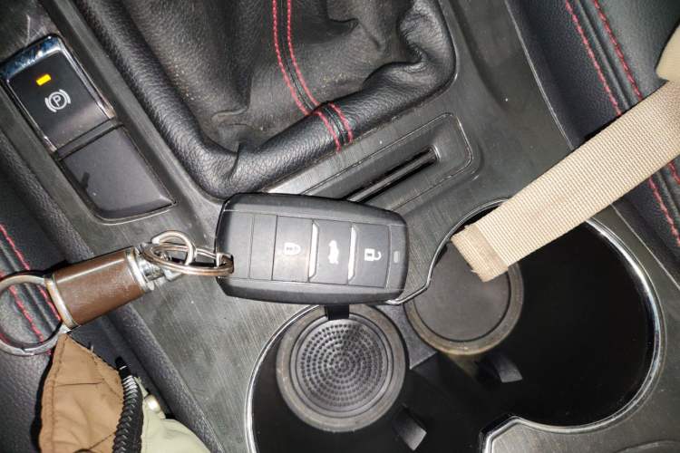 Used Changan CS75 2017 Shangkui Edition 1.5T Manual Fengxiang Model
