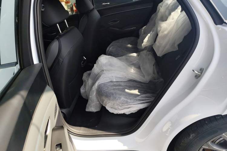 Used BYD Qin L 2025 DM-i Smart Drive 80KM Leading Model
