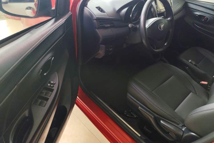 Used Toyota YARiS L 2016 Revised 1.5E CVT Charming Edition