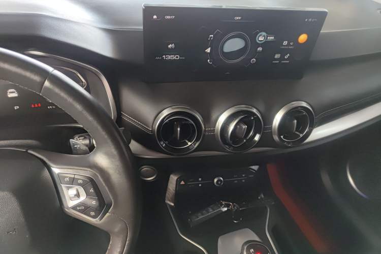 Used Wey VV6 2021 2.0T Two-Wheel Drive Smart Plus
