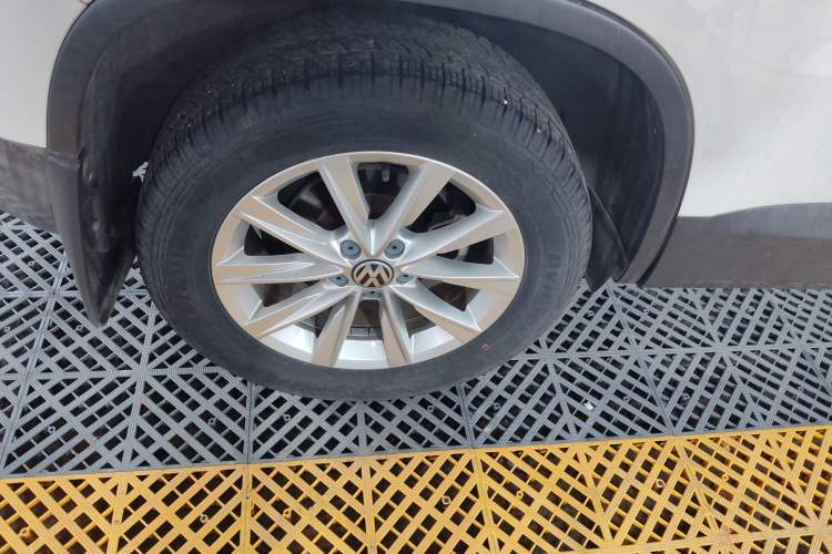 Used Volkswagen Tiguan L 2016 280TSI Automatic Two-Wheel Drive Silk Road Comfort Edition
